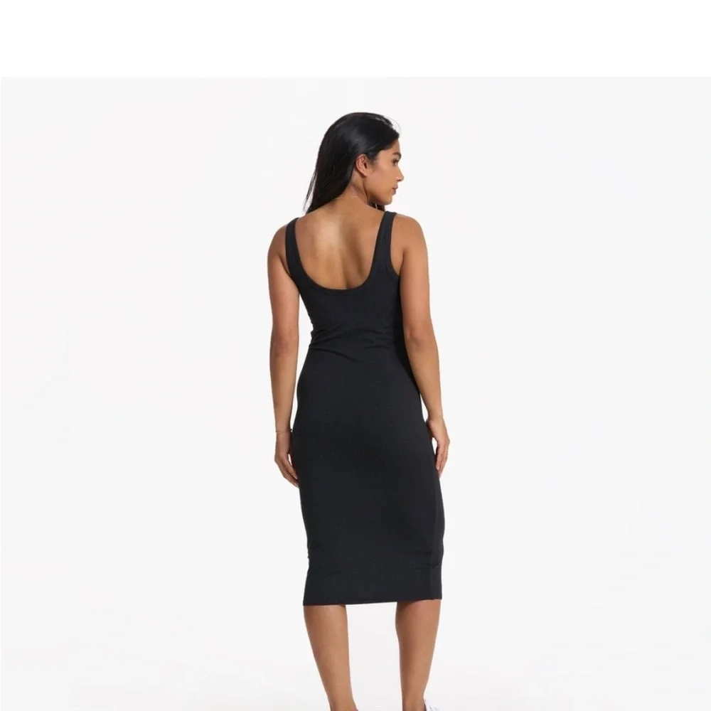 Vuori Halo Essential Dress
Women's DreamKnit Dress HEATHERED BLACK SIZE LARGE - Picture 6 of 13